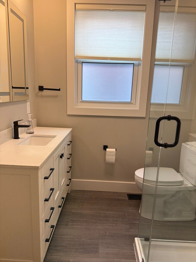 Photo - 3621 Burch Ave Unidad 3621 Burch Ave