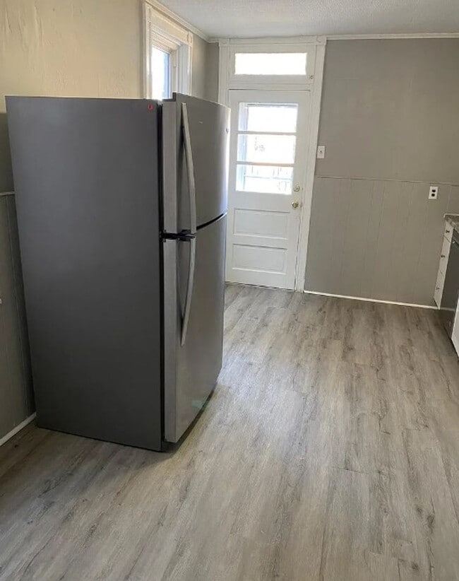 Photo - Cozy 4 Bedroom, 1 Bath Home in West York Schools!