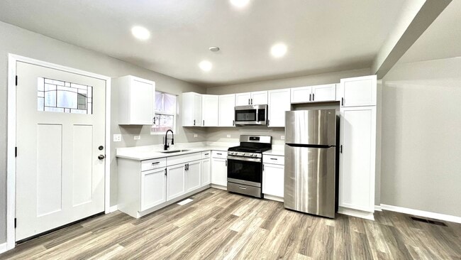 Photo - 859 Foran Ln