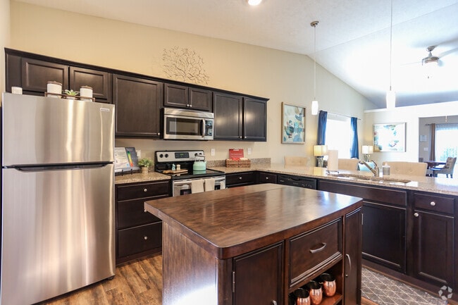 2BR, 2BA - 1,326 SF - Meadowood - Redwood Blacklick