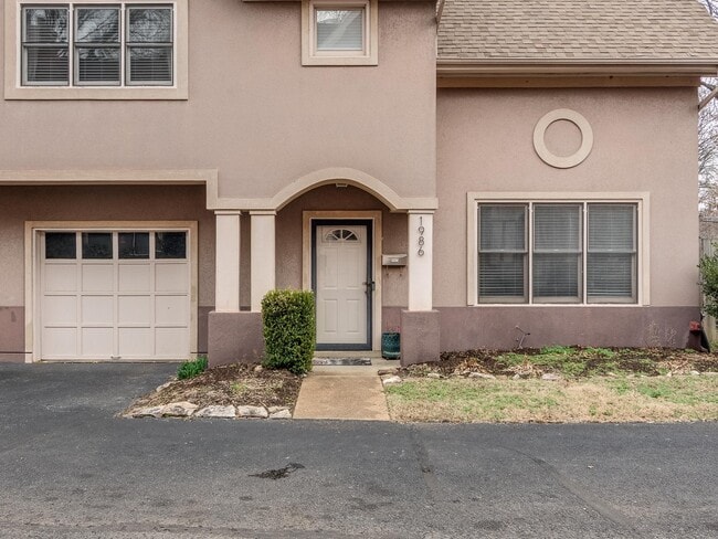 Photo - 1986 Eastend Dr