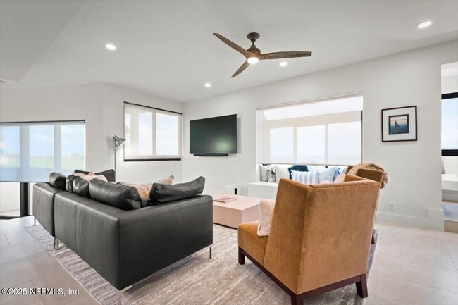 Photo - 739 Spinnakers Reach Dr