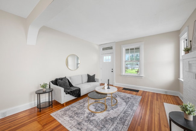 Photo - 7517 Ellis Ave