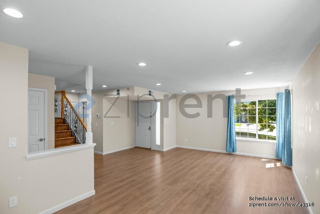 Photo - 33525 Bardolph Cir