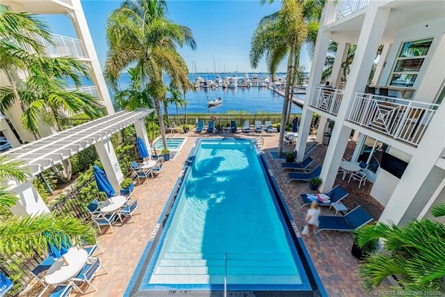 Photo - 715 NW Flagler Ave Unit 202