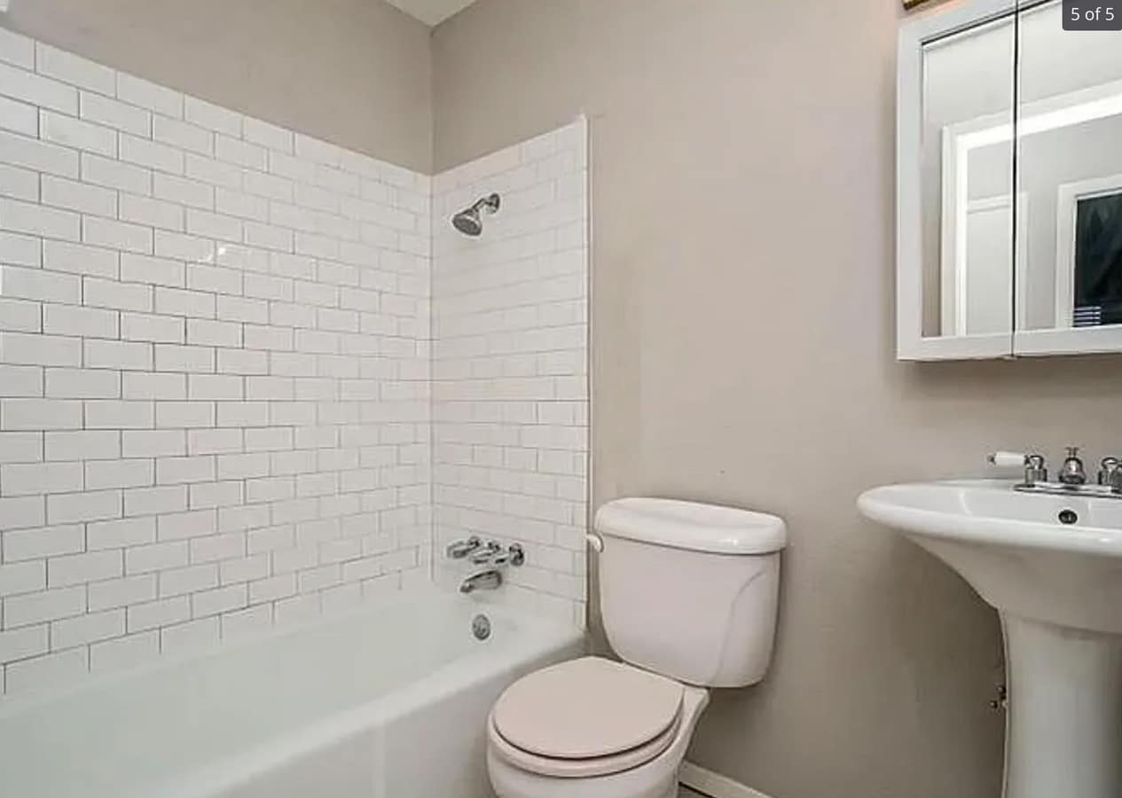 Photo - 423 Southlake Dr