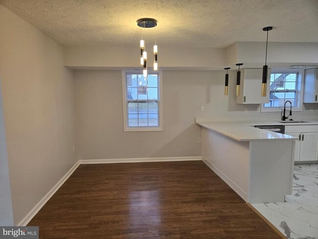 Photo - 732 Narrowleaf Dr