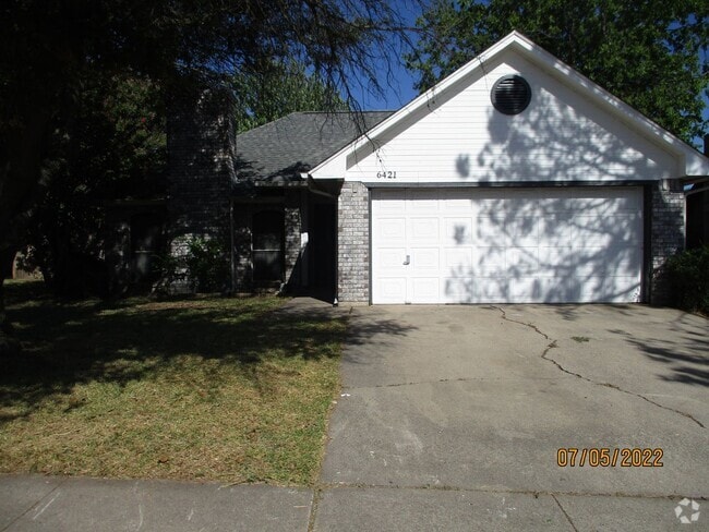 Building Photo - 6421 Woodcreek Trail Rental