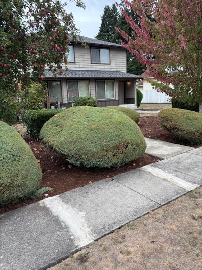 Building Photo - Prime Orting Townhome Unit #2