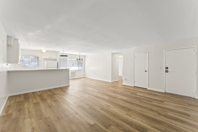 Photo - 18530 Hatteras St Unidad 122