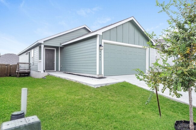 Photo - 3 bedroom 2 bathroom home located 8.5 miles from Lackland AFB