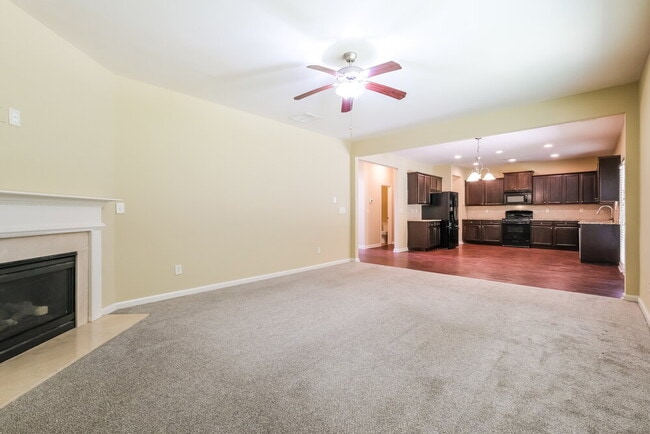 Photo - 775 Westmoreland Ln NE
