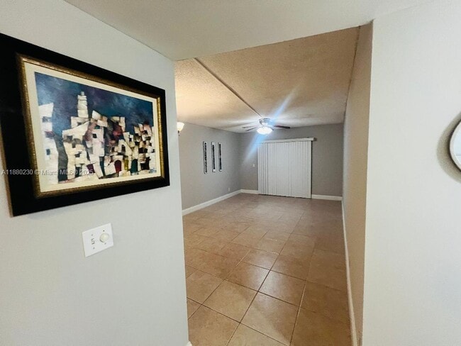 Photo - 2755 W Atlantic Ave Unidad 104B