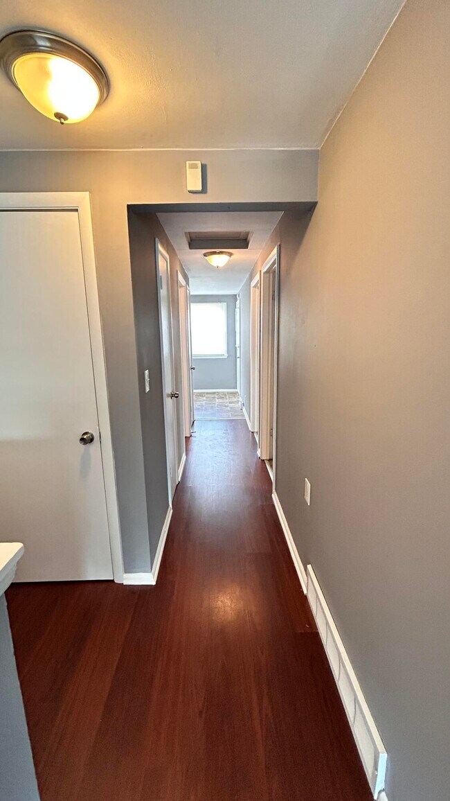 Photo - 5747 N 93rd St