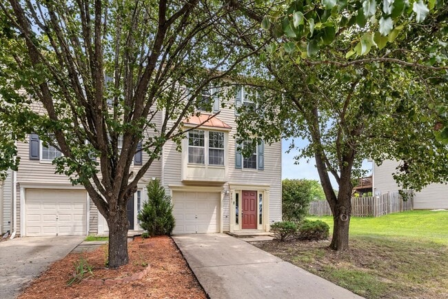 Photo - End-Unit Townhome in Spotsylvania!