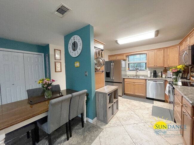 Photo - Spacious 3-Bedroom Townhome in Shalimar!