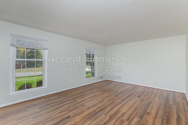 Photo - 8238 Riverside Rd