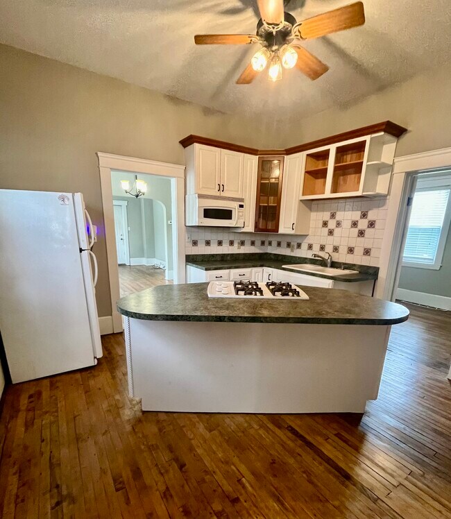 Photo - 751 Starkweather Ave