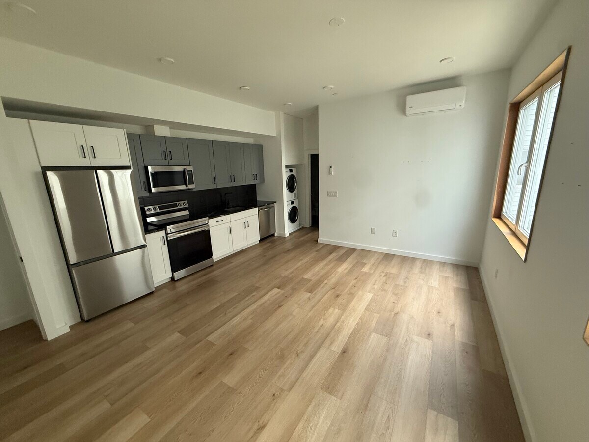 1308-10 N. Front - 1308-10 N. Front Unidad 2