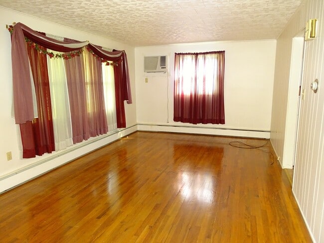 Photo - 437 S 9th St
