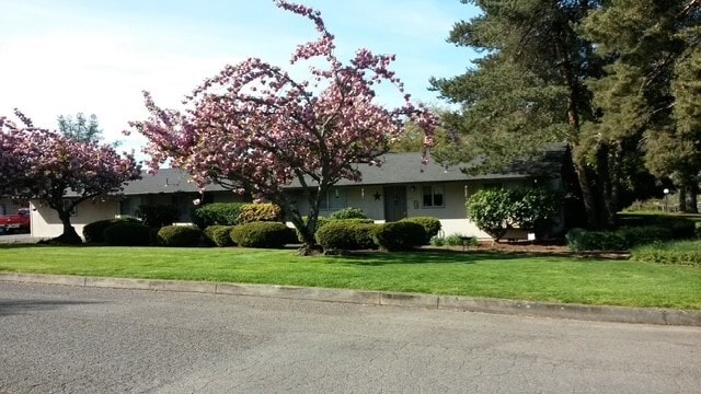 Photo - Saddle Butte Duplexes