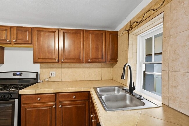 Photo - 837 S 8th Ave