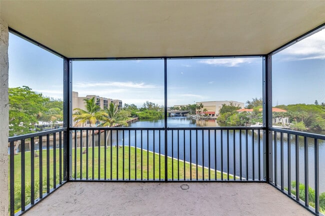 Building Photo - 7 Royal Palm Way Unit 4080