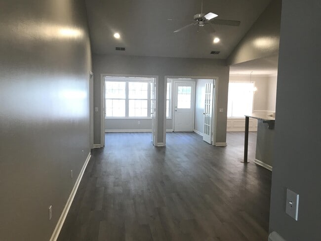 Photo - 220 Lake Linden Dr