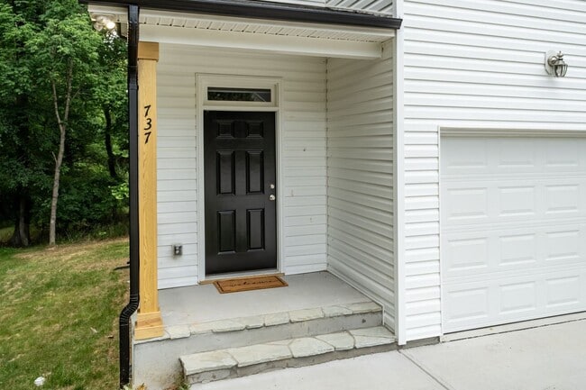 Photo - 737 Grover Ln
