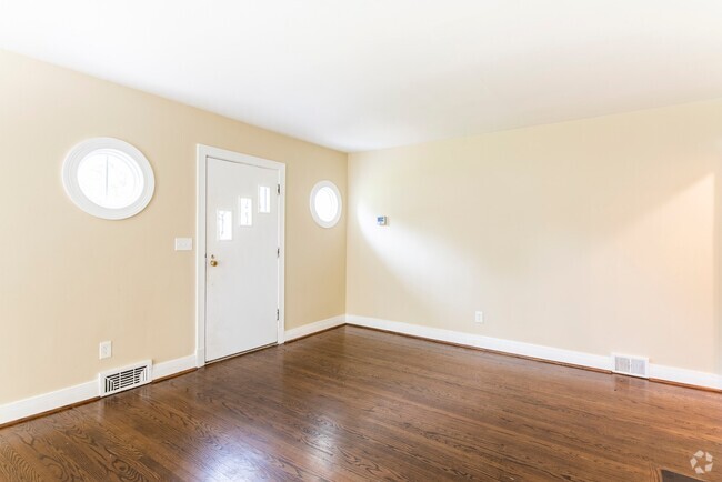 Building Photo - 3BR/2BA Ranch Near The Desirable Highlands! Rental