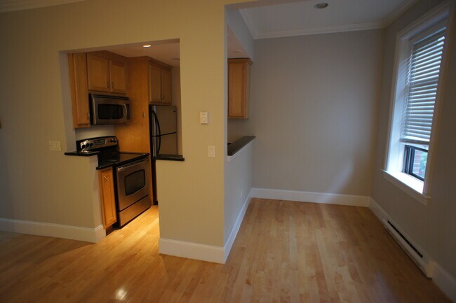 Photo - 216 W Springfield St Unit 3