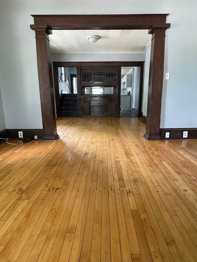 Photo - South Minneapolis Side by Side, 2 Parking ...