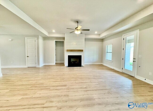 Photo - 207 John Clift Cir