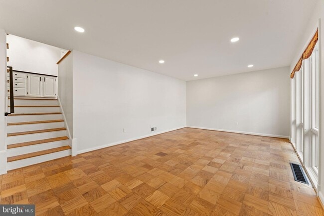 Photo - 6337 Beryl Rd