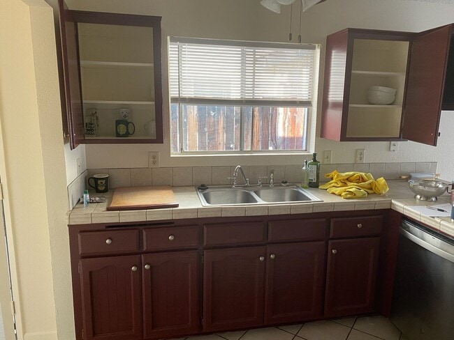 Photo - 2335 N Edison St