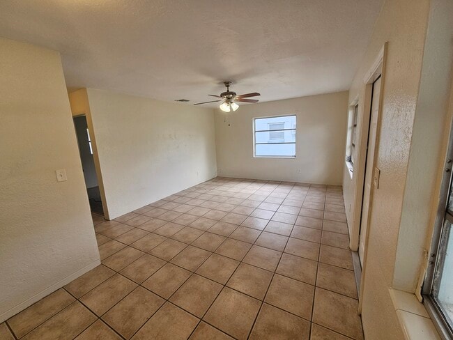 Dining to living - 173 38th Ave SE Unit 173