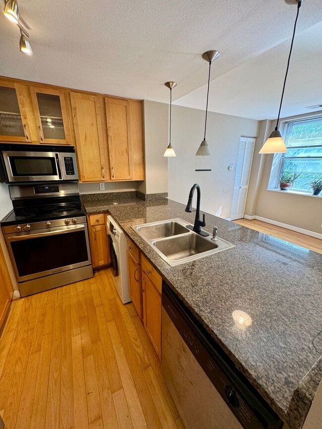 Photo - 5330 Pershing Ave Unit 304