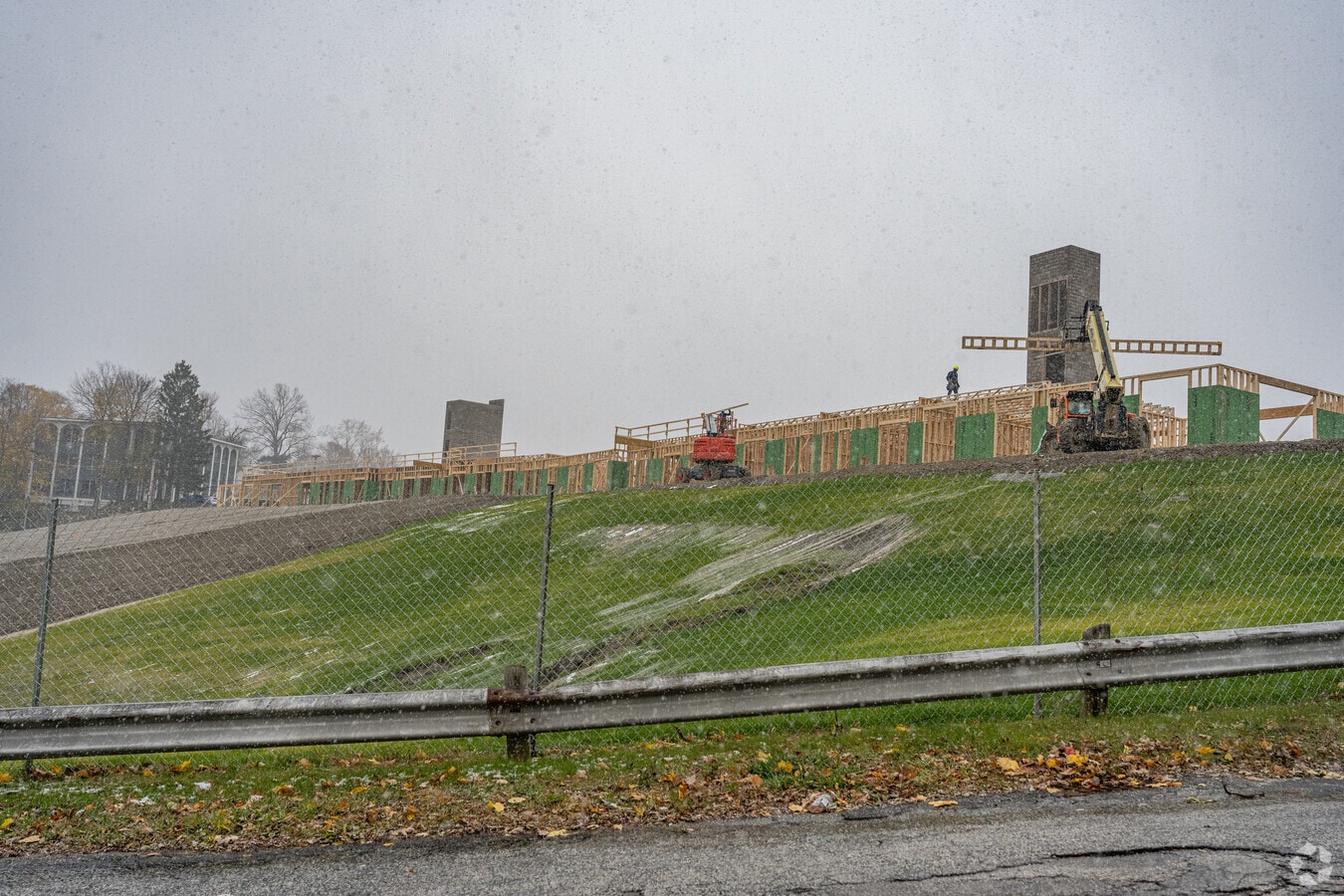 257 E Main St - Grand River Walk