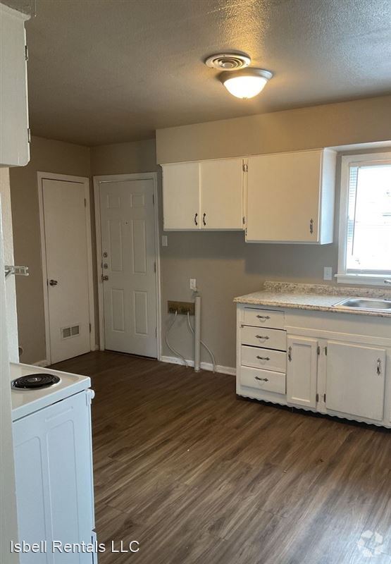 Building Photo - 1913 S 57th St Rental