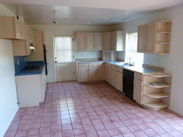 380 Santa Barbara Shores Dr