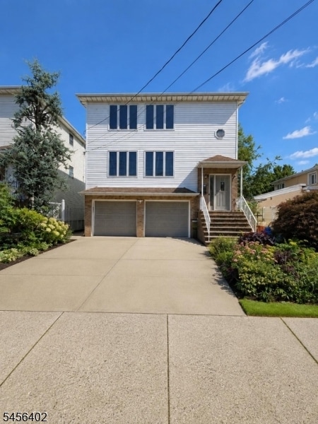 21 W Henry St