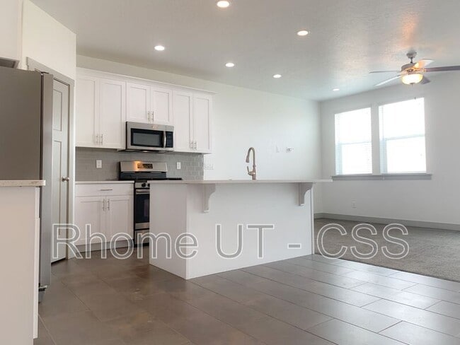 Photo - 2337 W Cresthaven Ln