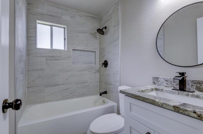 Photo - 1109 13th St N