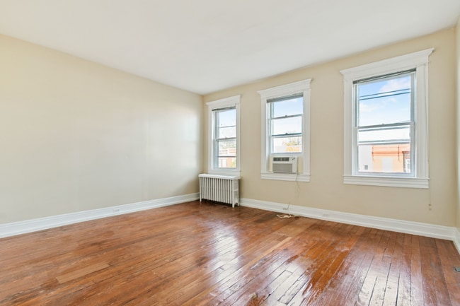 Photo - 2916 Guilford Ave Unidad 3