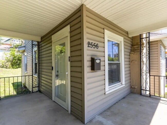 Photo - 2556 Williams Ave
