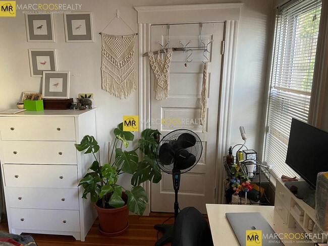 Photo - 10 Cambridge Ter