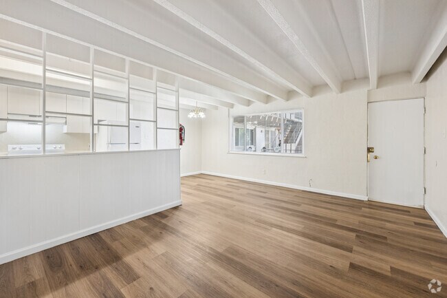 1BR, 1BA - 650SF - Living Room