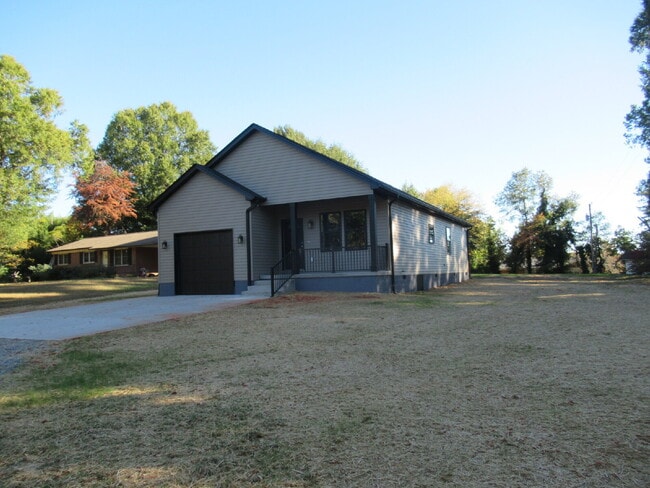 Building Photo - Beautiful New – 3 Bedroom, 2 Bath Home in...