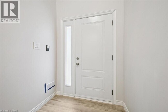 Photo - 1238 Ottawa Street S