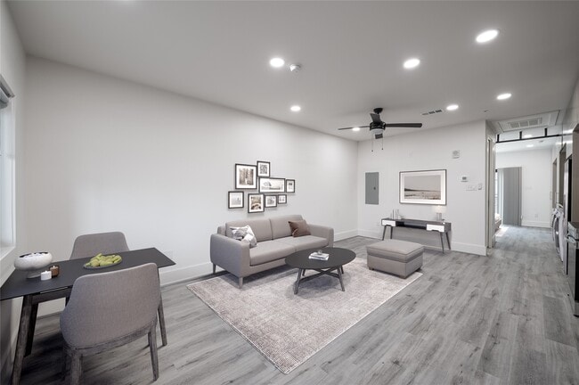 Photo - 1846 Richmond Ave Unidad 9